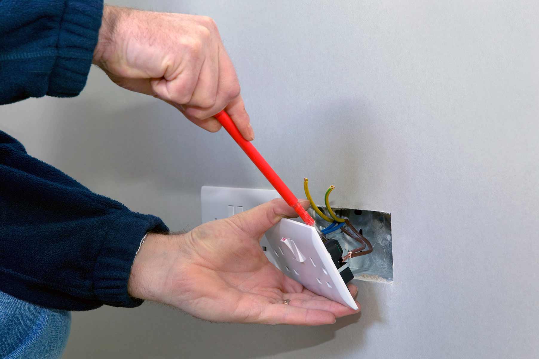 Our electricians can install plug sockets for domestic and commercial proeprties in Hawkwell and the local area. 